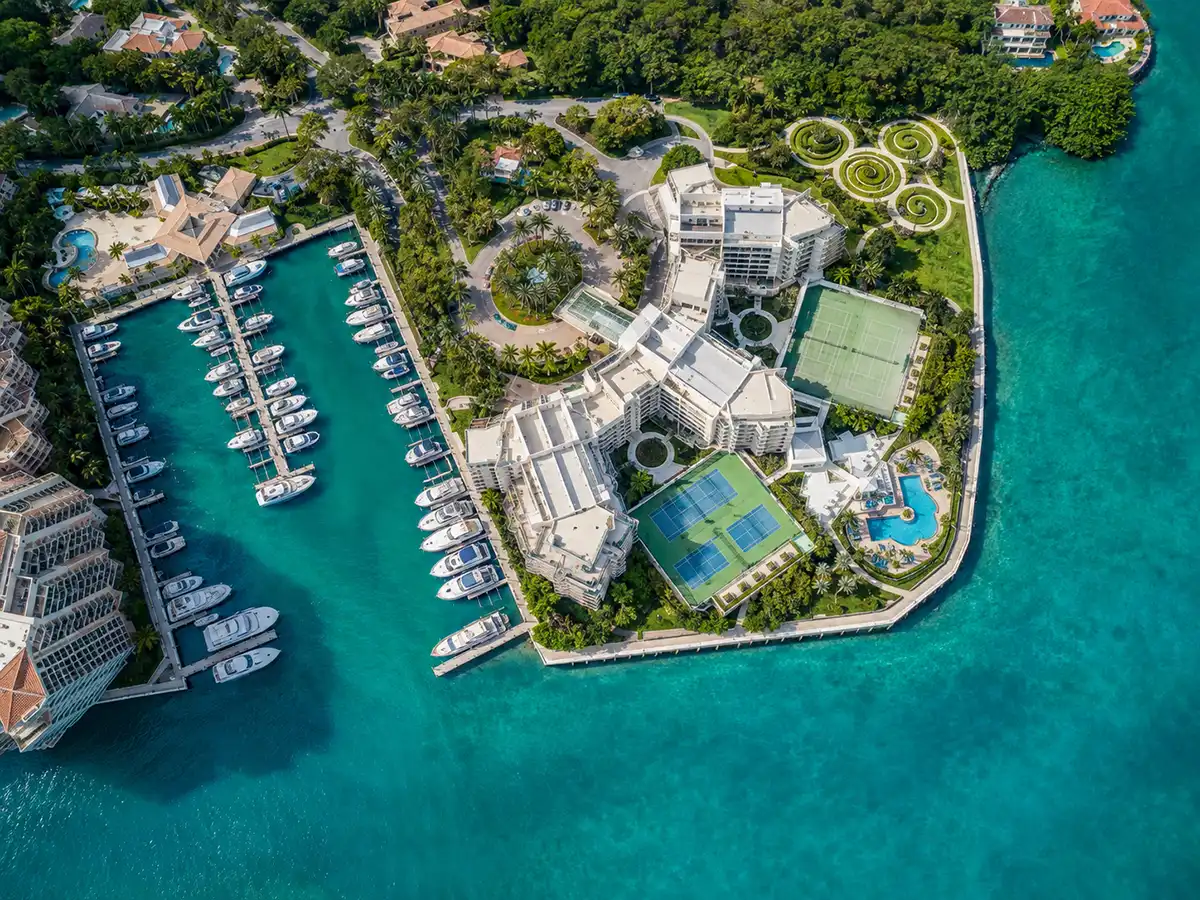 Photo of Hidden Bay condominium in Aventura, Florida.